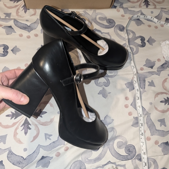 Steve Madden Black Mary Jane Heels - Picture 6 of 7